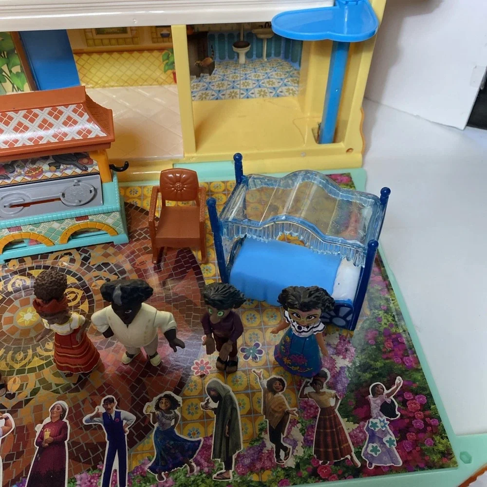 Disney Encanto Magical Casa Madrigal House Play-set Figures, Furniture. Inc Batt
